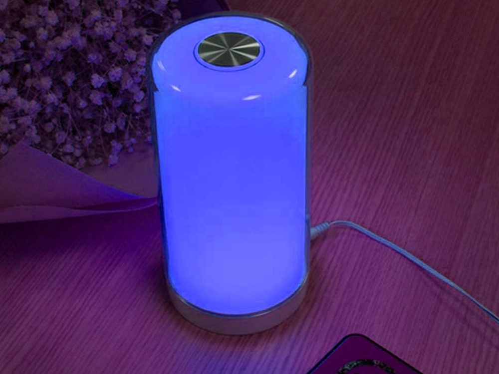 Led stalinis naktinis šviestuvas su usb jungtimi ir jutikliniu valdymu