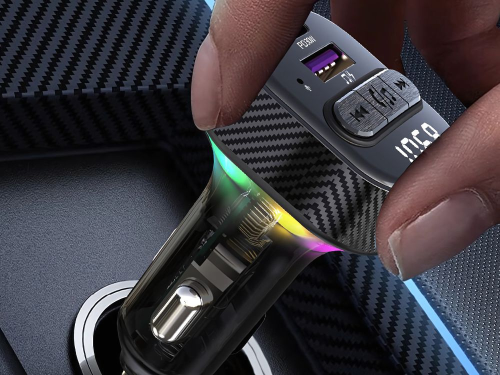Fm automobilinis siųstuvas su usb ir bluetooth 5.3