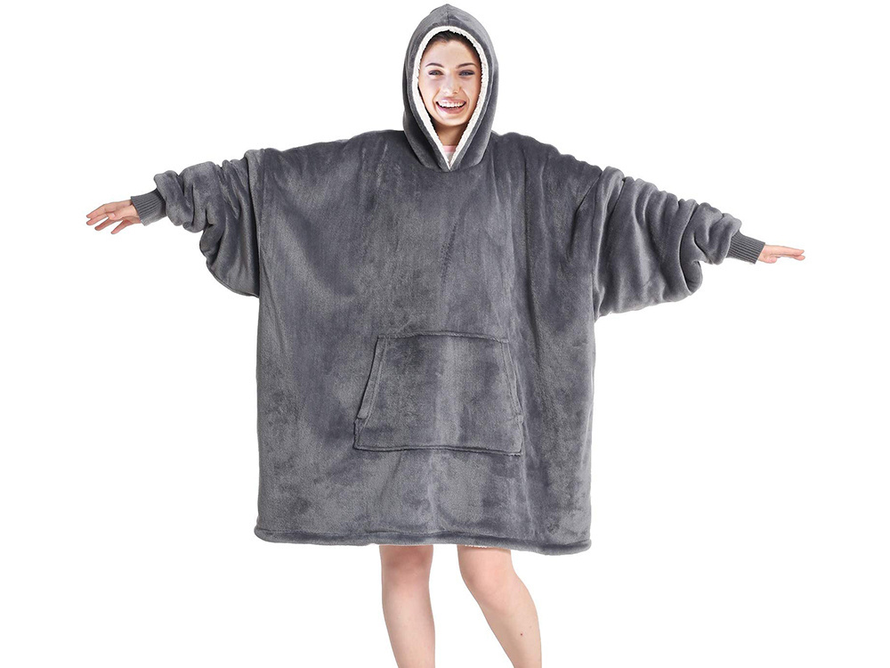 Šiltas oversize megztinis su gobtuvu, pilka