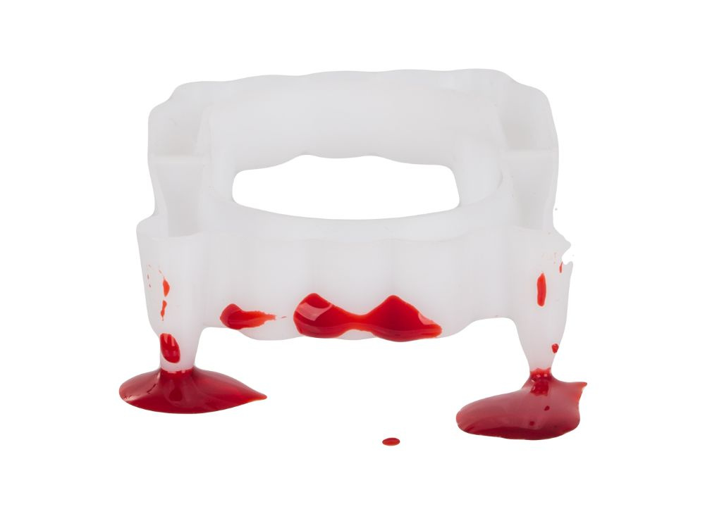Vampyro iltys ir dirbtinis kraujas helovinui