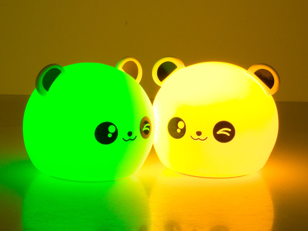 Vaikiška naktinė lempa panda su rgb apšvietimu ir nuotolinio valdymo pulteliu