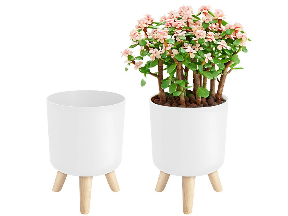 Baltas plastikinis vazonas su medinėmis kojelėmis 24 cm