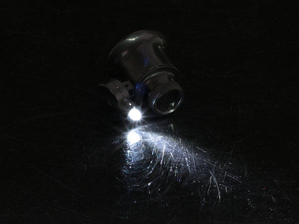 Juvelyro lupa su led apšvietimu 20x