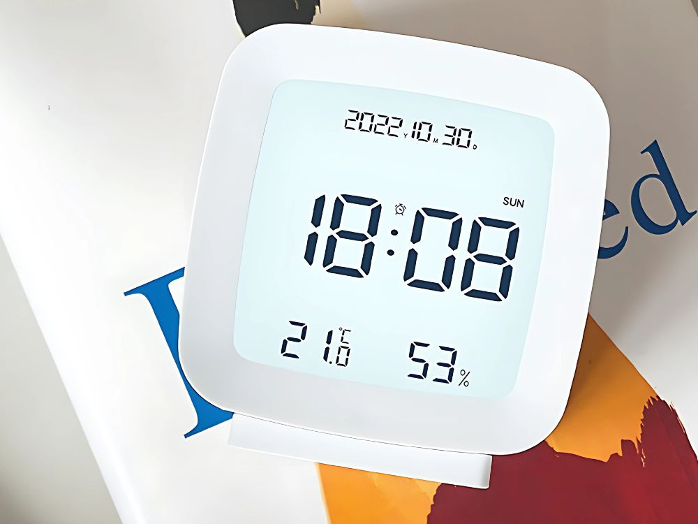 Laikrodis žadintuvas su lcd ekranu ir oro drėgmės matuokliu