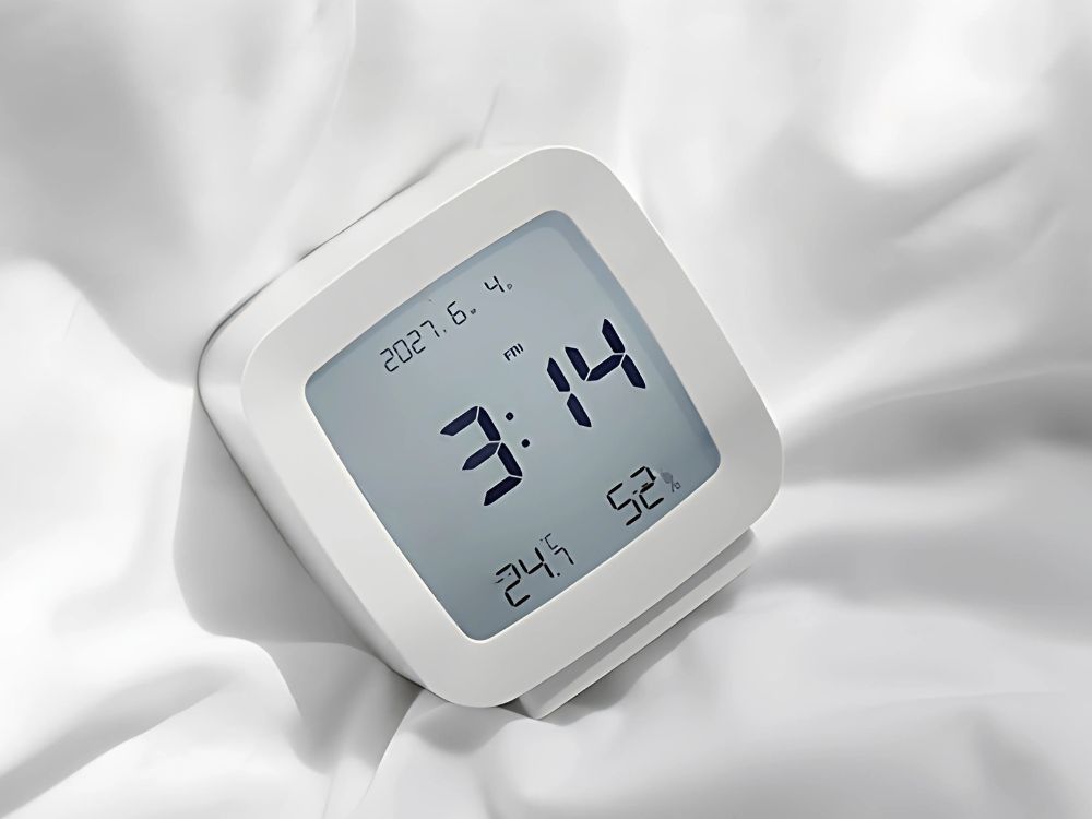 Laikrodis žadintuvas su lcd ekranu ir oro drėgmės matuokliu
