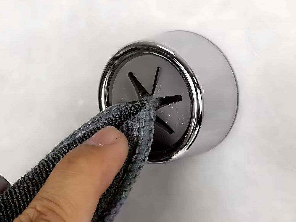 Klijuojamas rankšluosčių laikiklis 4 cm