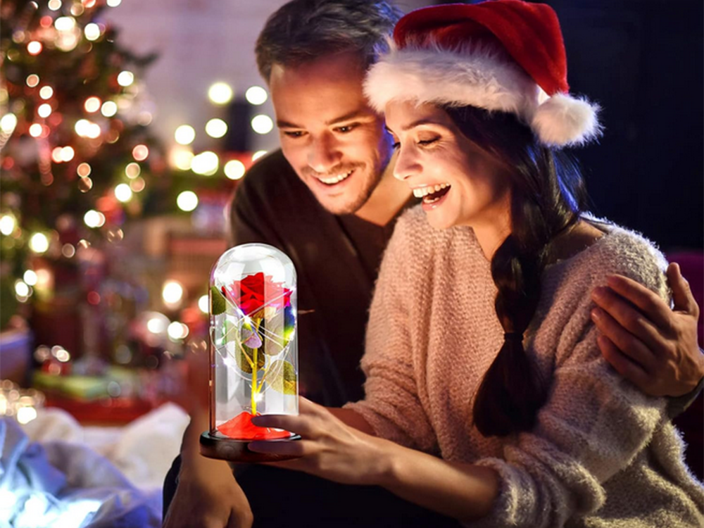 Raudona rožė stikle su led apšvietimu
