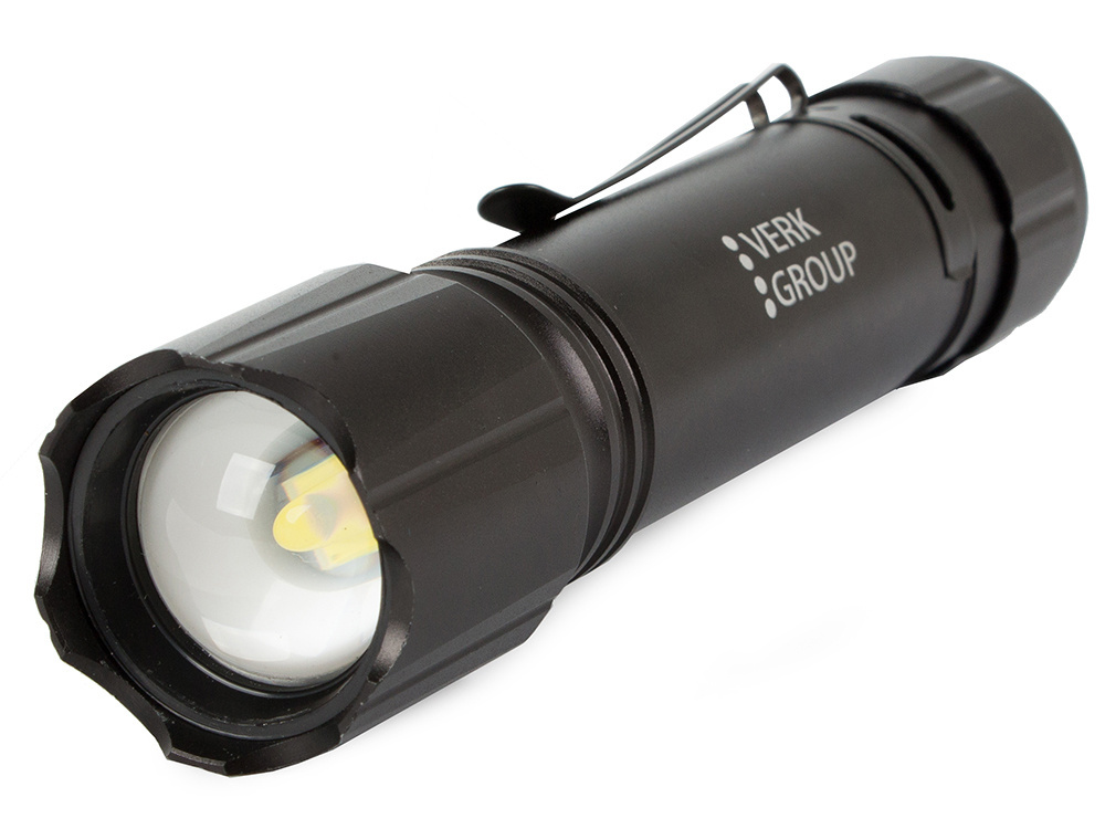 Taktinis žibintuvėlis cb-39 su cree xhp50 dioda ir 1000 m nuotoliu
