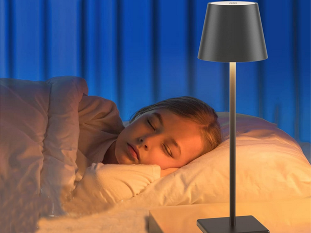Naktinė lempa su jutikliniu valdymu ir 3 apšvietimo lygiais