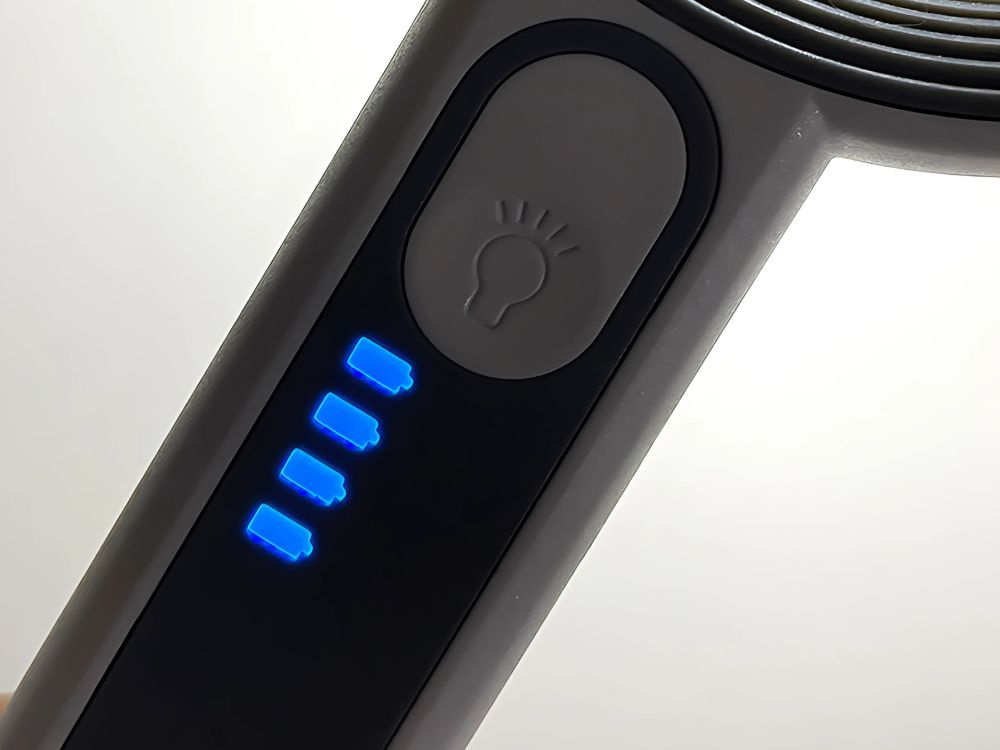 Skaitymo didinamasis stiklas su led apšvietimu, 5x