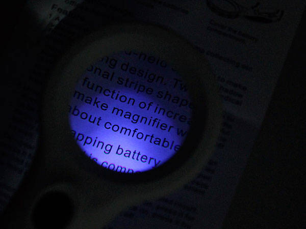 Didinamasis stiklas su led apšvietimu ir uv, 4x, 60 mm