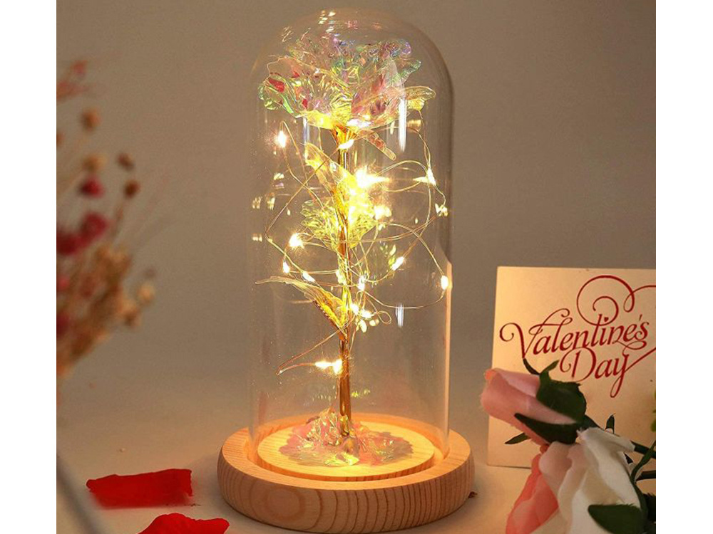 Amžina rožė stikliniame gaubte su led apšvietimu ir medine pagrindu