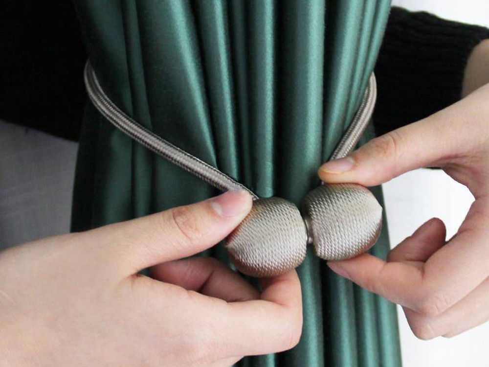 Magnetinės užuolaidų sąsagos, 45 cm, juodos