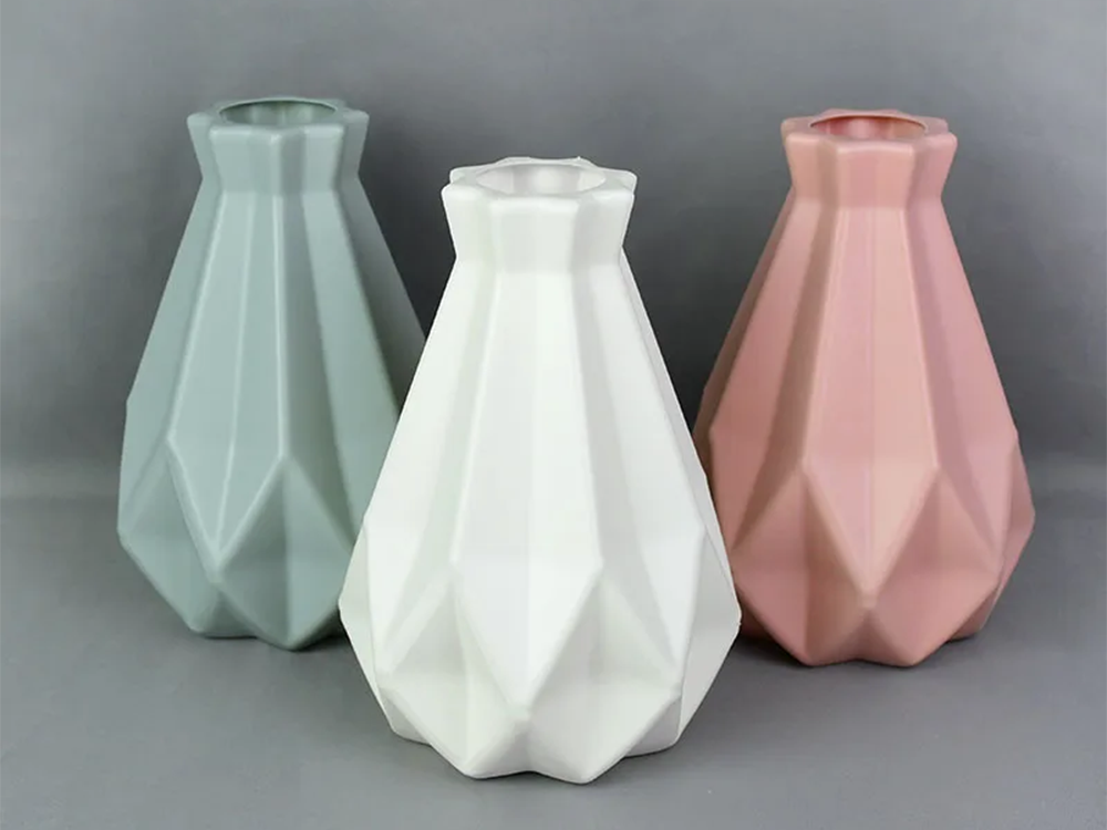 Plastikinė vaza gėlėms, 20 cm