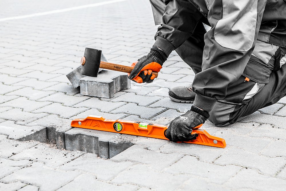 Neo guminis plaktukas su medine rankena 680g 380mm 25-053