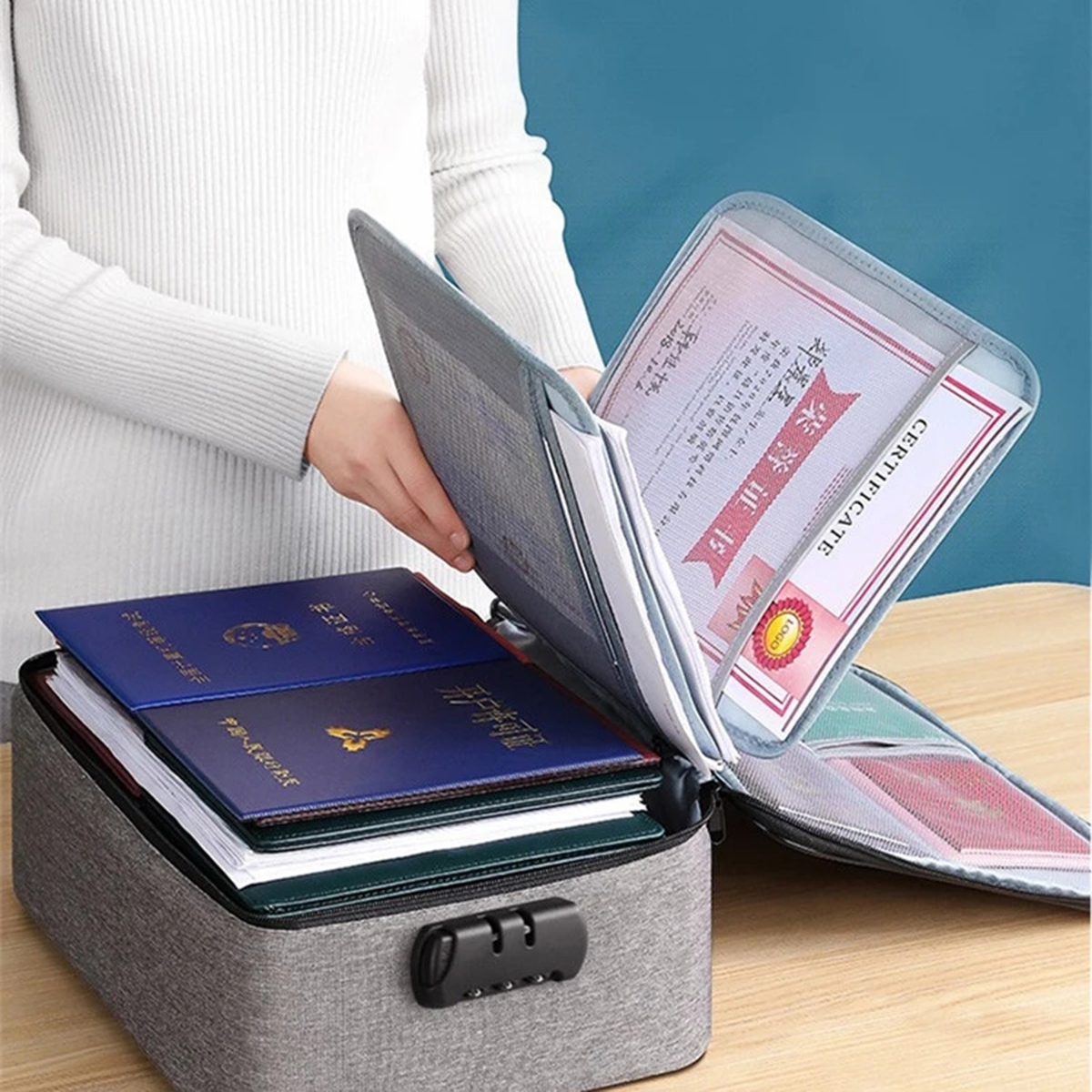 Dokumentų dėklas su kodine spyna tr12c, 37x27x10,5 cm, pilkas
