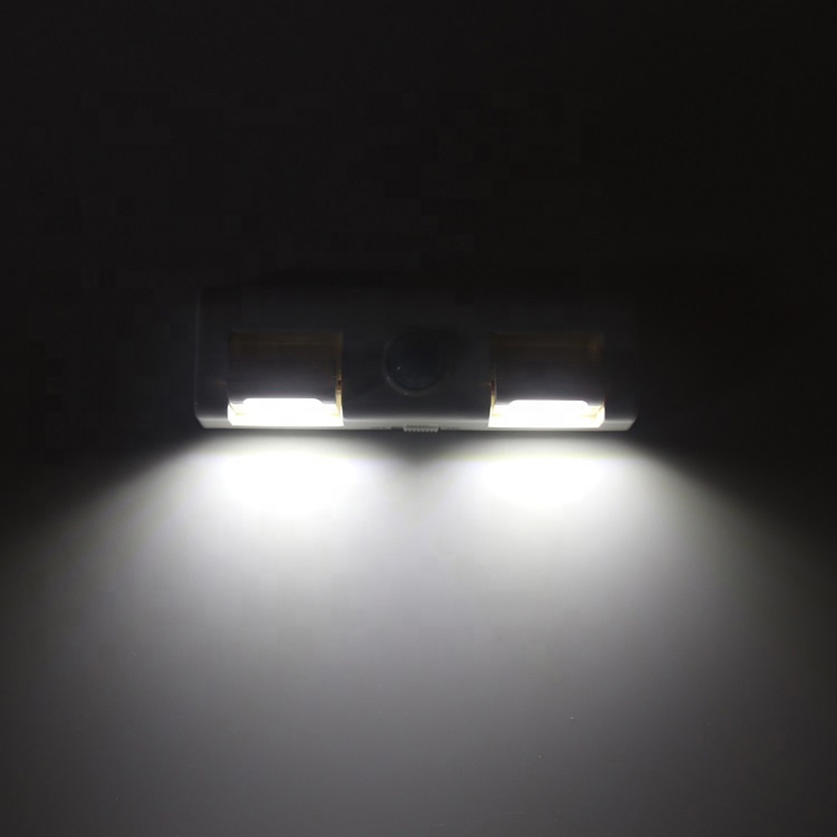 Led lempa su judesio ir prieblandos jutikliu, 8 led, juoda