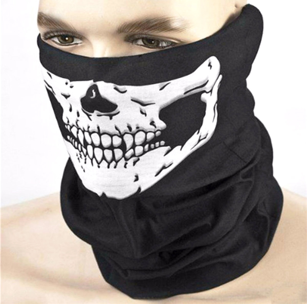 Bandana su kaukolės raštu