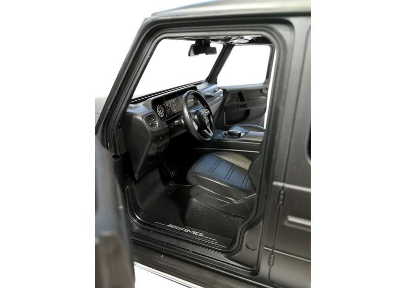 Nuotoliniu būdu valdomas mercedes g63 modelis
