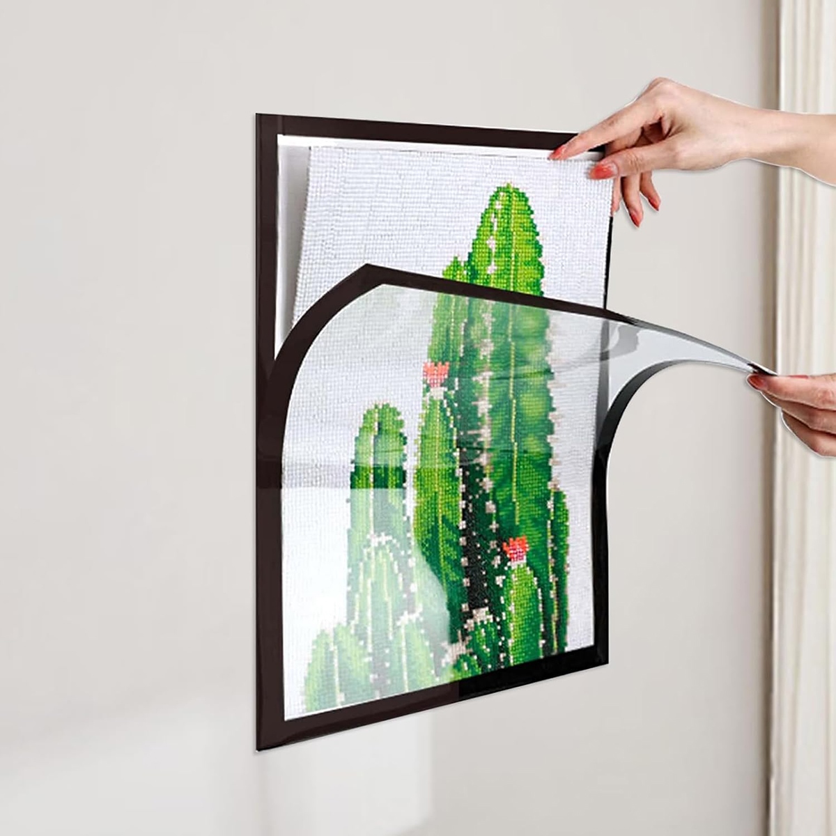 Magnetinis rėmelis daiktų eksponavimui