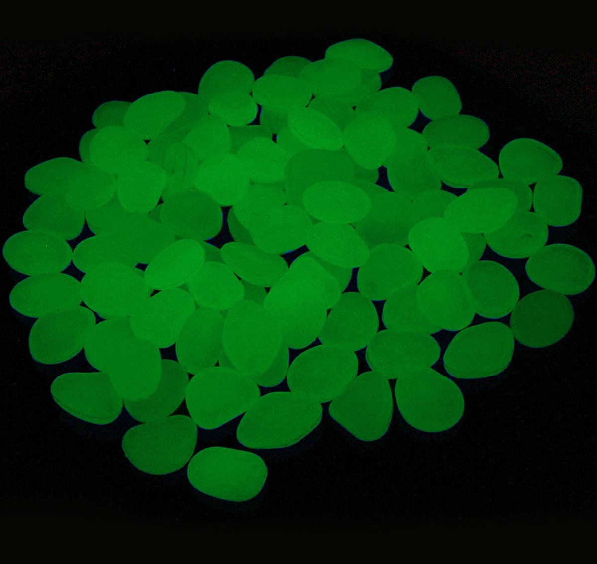 Fluorescenciniai akmenukai žali