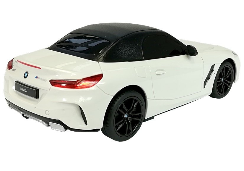 Nuotoliniu būdu valdomas bmw z4 roadster automobilis, baltas