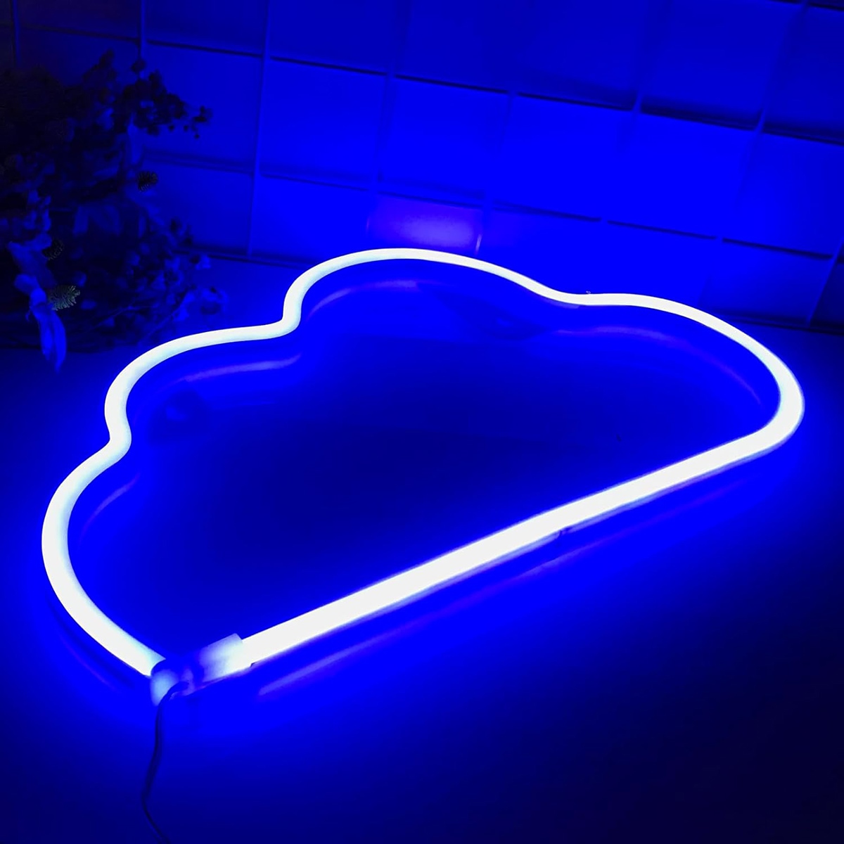 Led lempa debesies formos