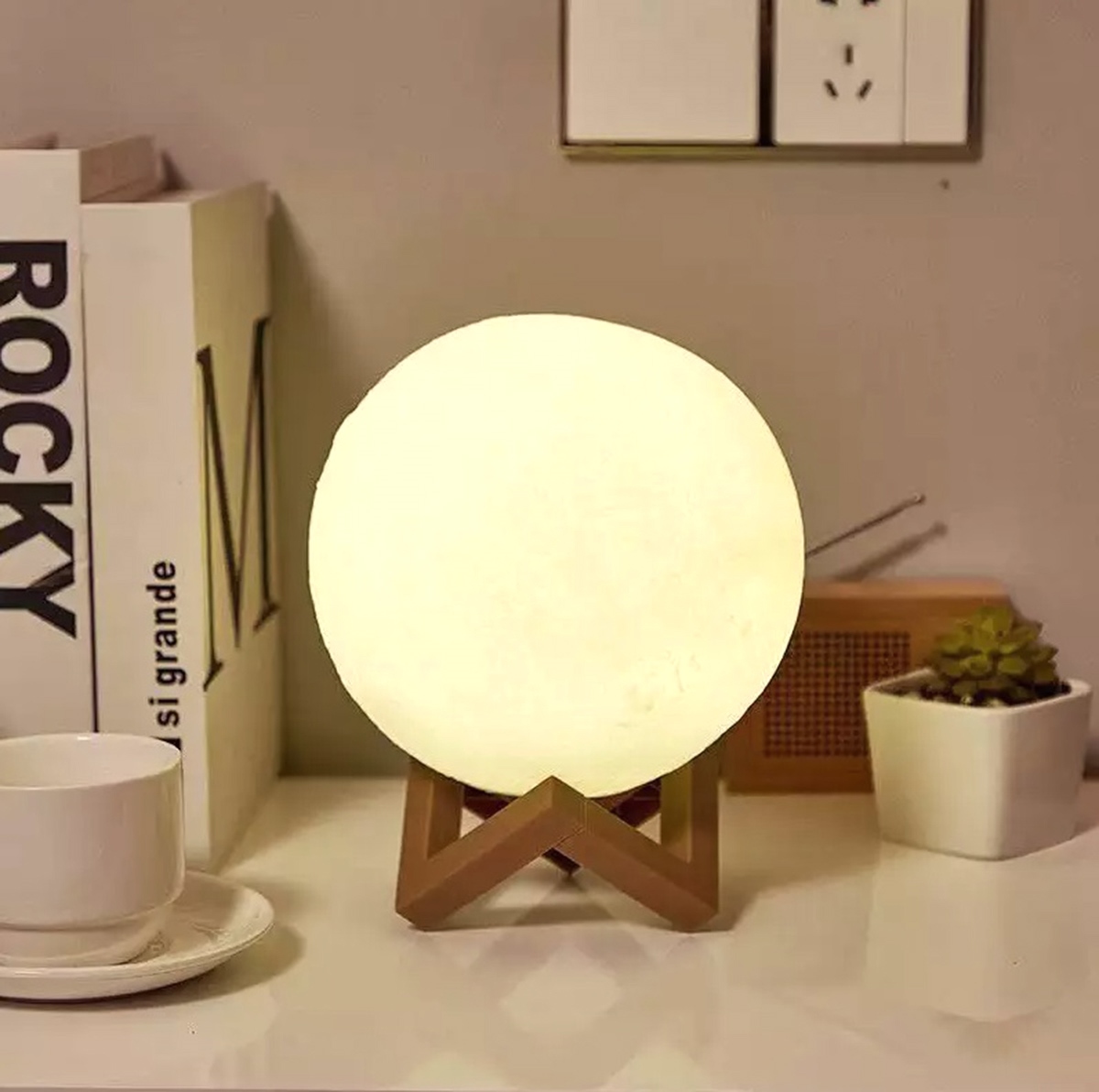 Led naktinė lempa mėnulio formos