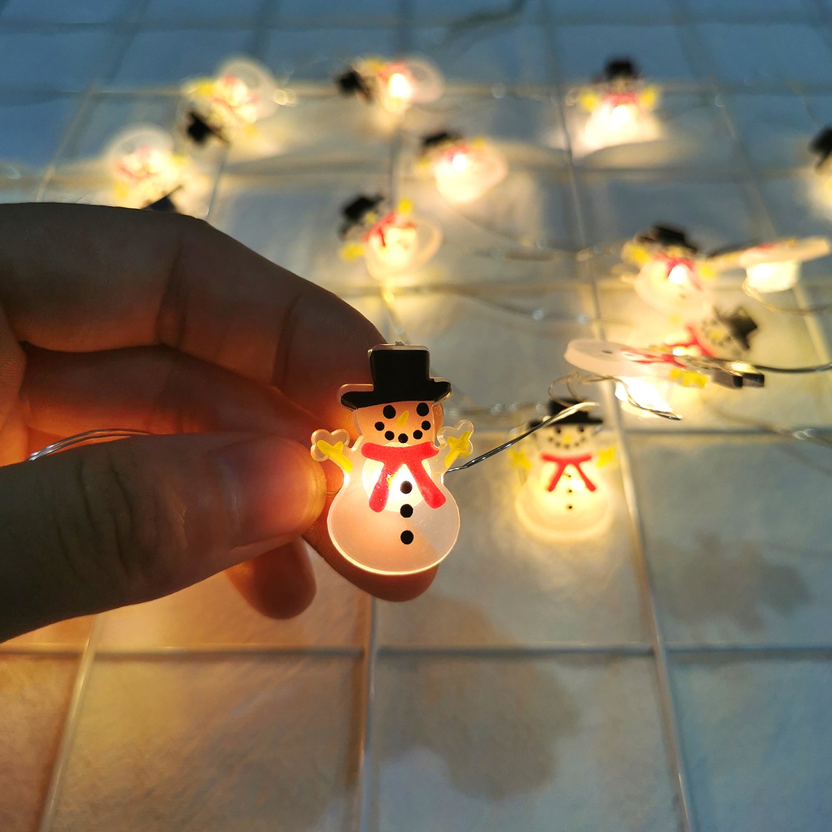 Kalėdinės led girliandos su besmegeniais, 200 cm 3