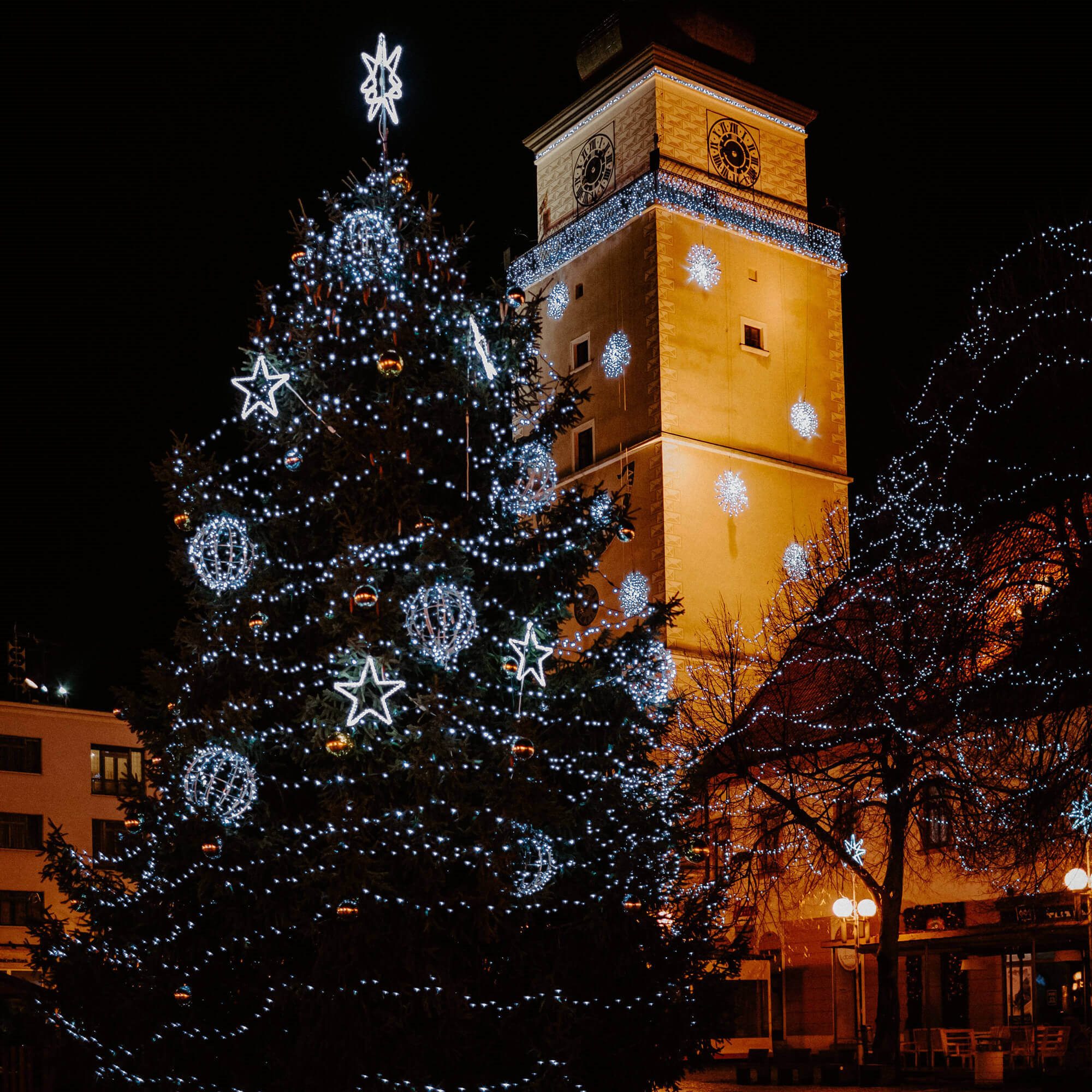 Kalėdinės lemputės springos 27,5 m, šaltai baltos 2