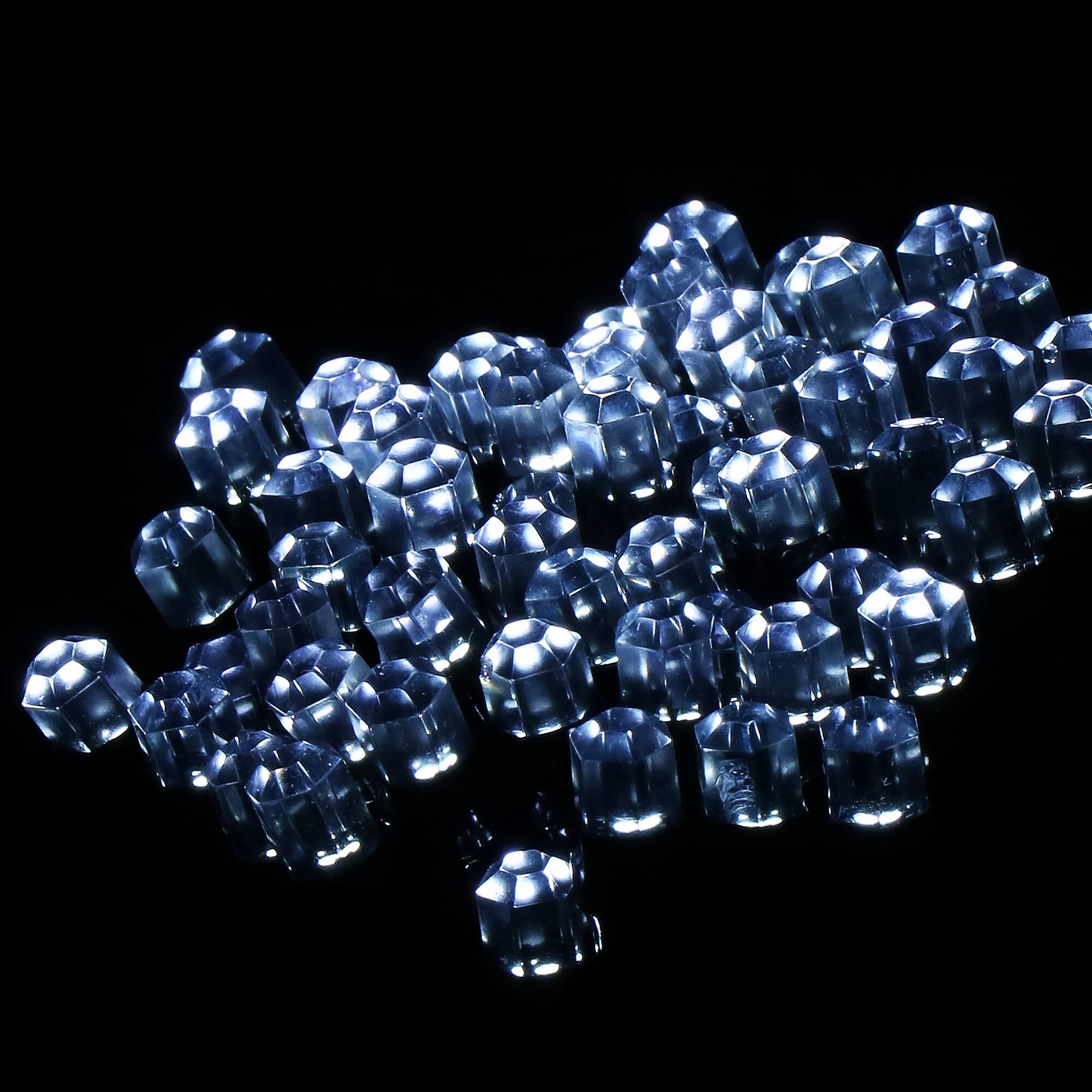 Girlianda springos 120 led, šaltai balta, 9 m