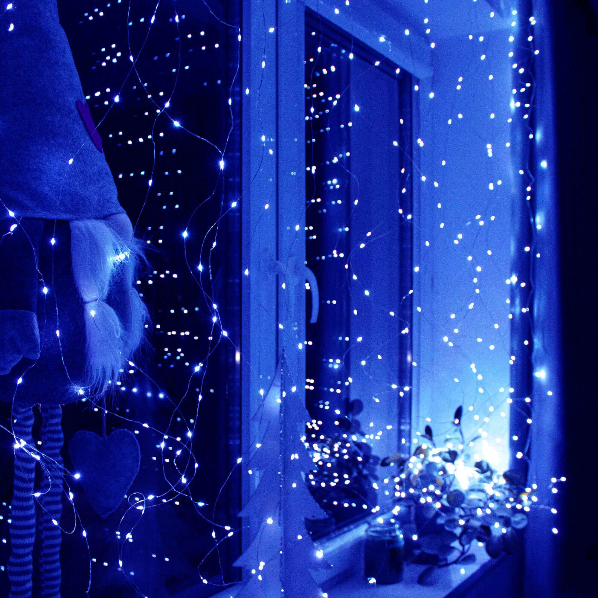 Led užuolaidėlė 300 mėlynų lempučių 3x3 m su nuotolinio valdymo pultu