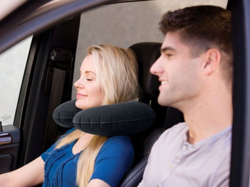 Pripučiama kelioninė pagalvėlė intex