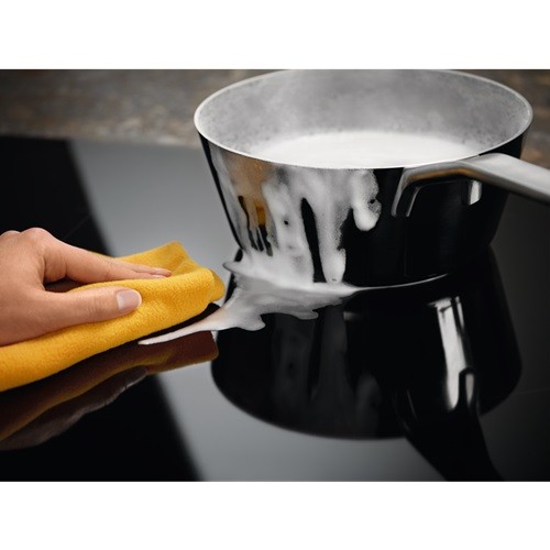 Indukcinė kaitlentė electrolux lir60430