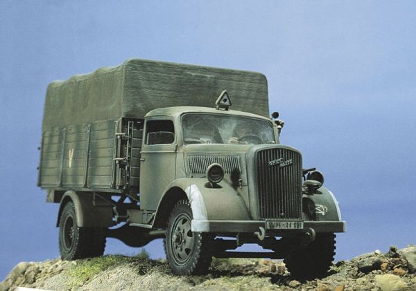 Klijuojamas modelis italeri opel blitz