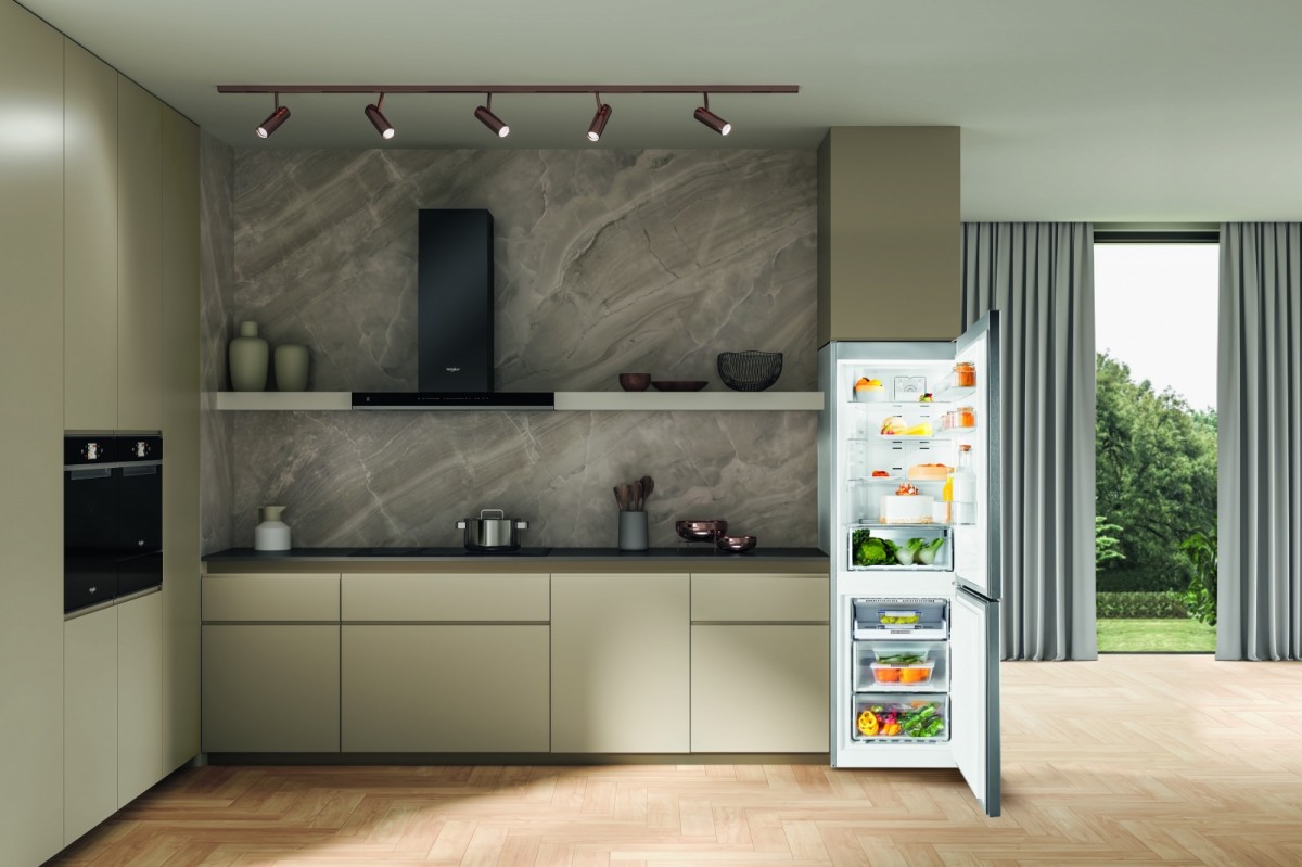 Laisvai pastatomas, šaldytuvas su šaldikliu apačioje whirlpool wfnf 82e ox, rankinis atitirpinimas