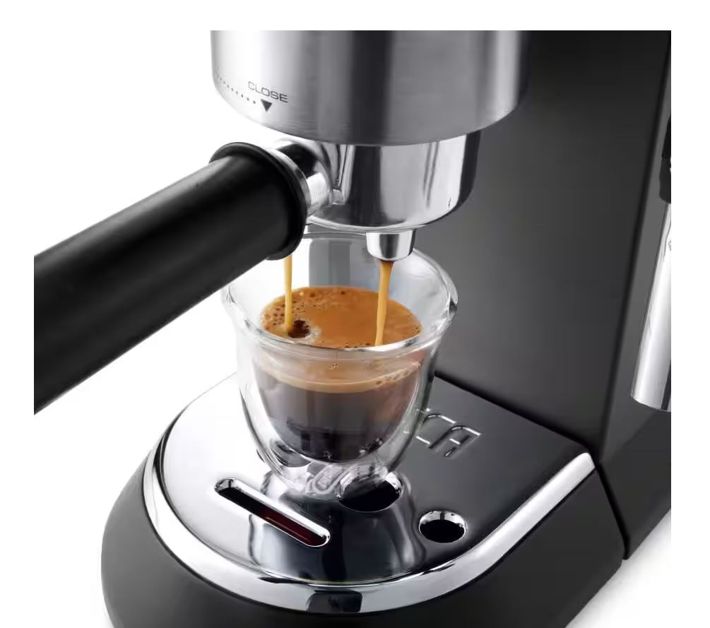 Pusiau automatinis kavos aparatas de'longhi ec 685.bk, su rankiniu pieno plakimu