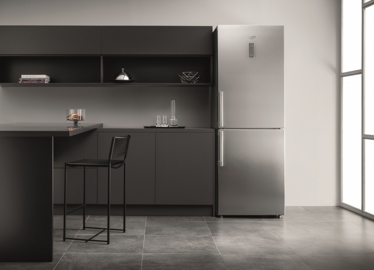Laisvai pastatomas, šaldytuvas su šaldikliu apačioje hotpoint ha70be 973 x, rankinis atitirpinimas