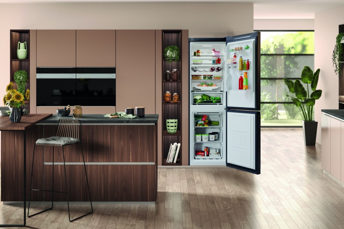 Laisvai pastatomas, šaldytuvas su šaldikliu apačioje hotpoint hafc8 tt33sk, rankinis atitirpinimas