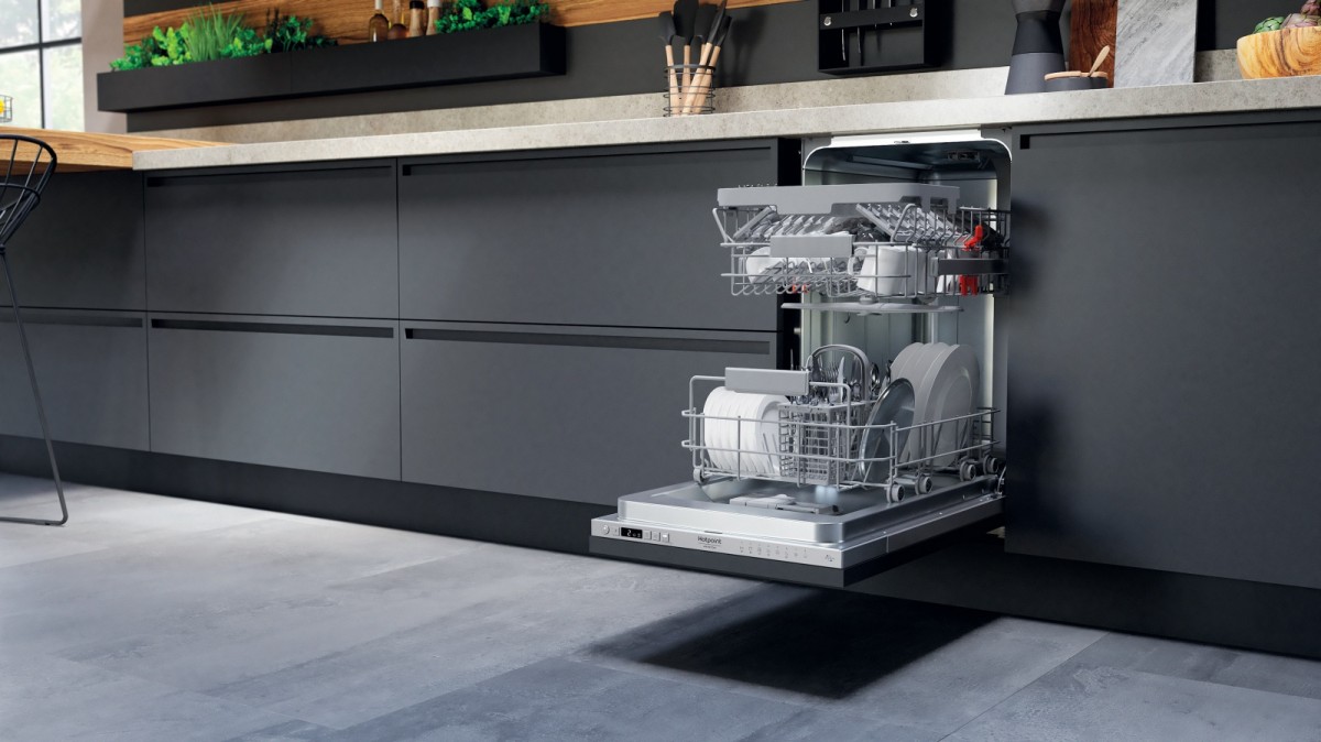 Indaplovė hotpoint hsic 3t127 c