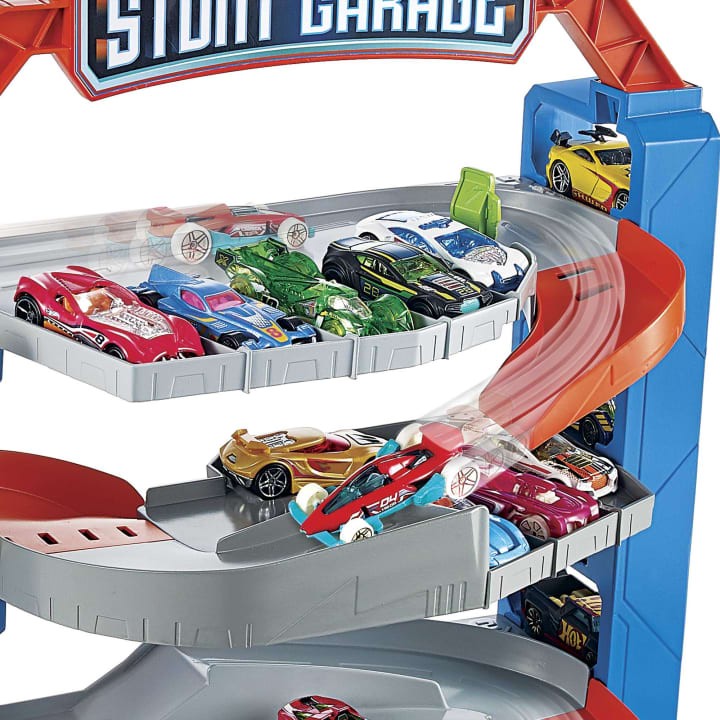 Garažas su triukais Hot Wheels, GNL70